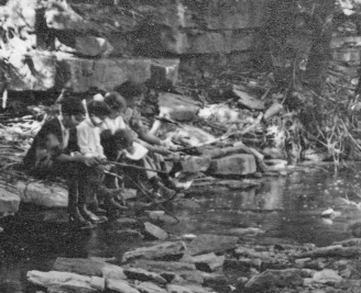 1910-abt-kids-along-creek