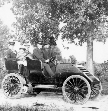 1904 abt first Oswego auto